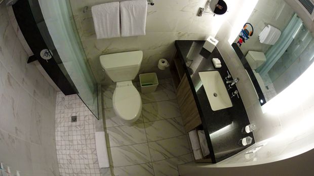 linq hotel bathroom